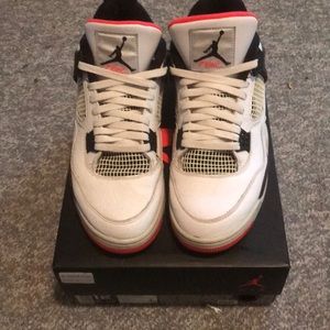 Jordan retro 4 “pale Citron”